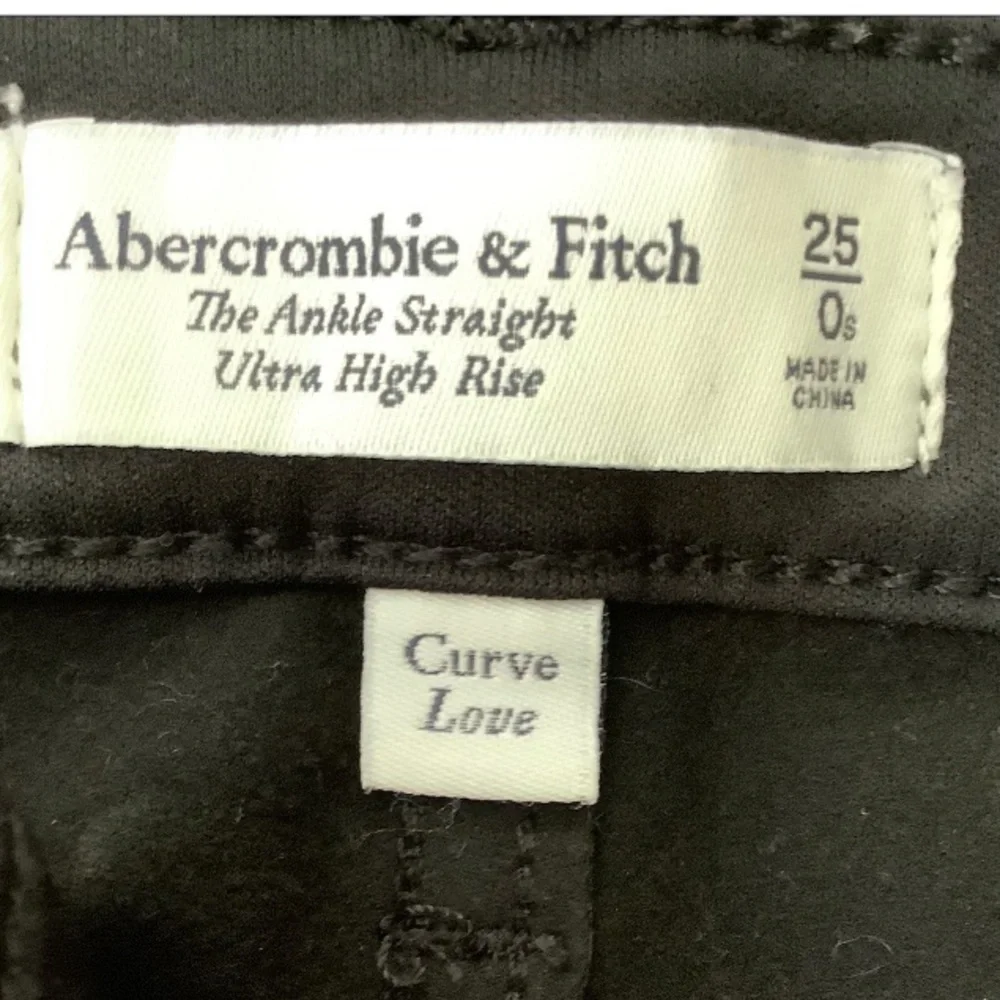 Abercrombie & Fitch Black Mixed Fabric The Ankle Straight Pants Size 25/0 Short